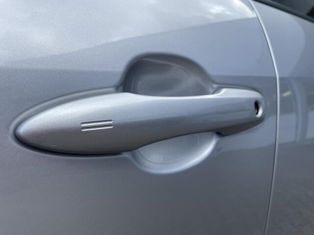 Toyota YARIS 1.5 Hybrid 115 First Edition | Comfort Pakket | Navi | Sensoren
