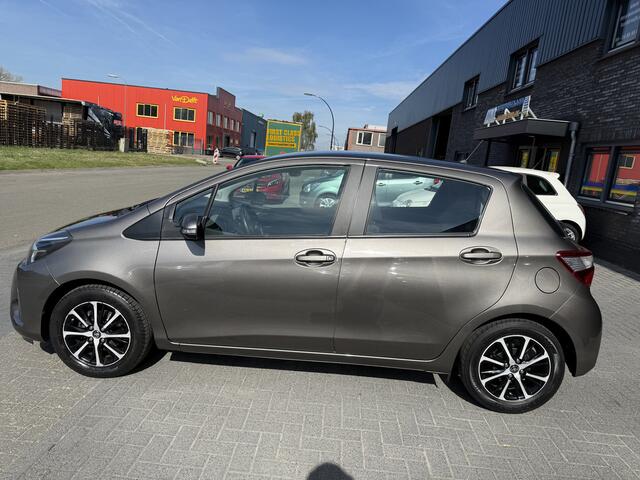 Toyota YARIS 1.0 VVT-i Aspiration | 2E EIGENAAR | 12MND GARANTIE | AIRCO | NAVI | ELEC RAMEN | LMV |