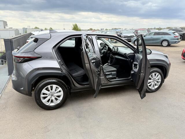 Toyota YARIS Cross 1.5 Hybrid Dynamic Edition Navigatie, Parkeersensoren, Smart key, Privacy glass, Achteruitrijcamera, Adaptieve cruise controle