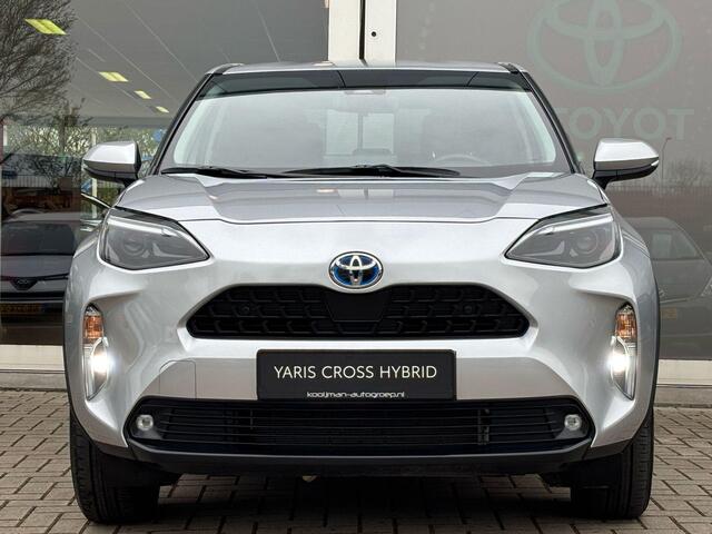 Toyota YARIS Cross Dynamic Edition | Apple Carplay/Android Auto | Parkeersensoren voor + achter | Smart key | Privacy glass | Toyota garantie tot 2034!