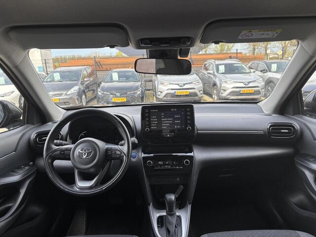 Toyota YARIS Cross Dynamic Edition | Apple Carplay/Android Auto | Parkeersensoren voor + achter | Smart key | Privacy glass | Toyota garantie tot 2034!