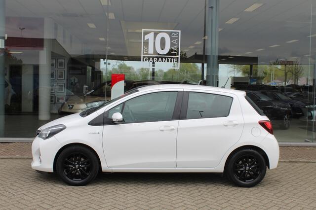 Toyota YARIS 1.5 Hybrid Trend | Sensoren v/a | Keyless Start | Achteruitrijca
