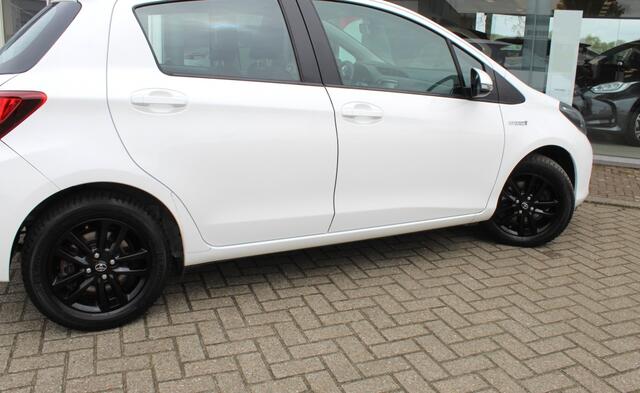 Toyota YARIS 1.5 Hybrid Trend | Sensoren v/a | Keyless Start | Achteruitrijca
