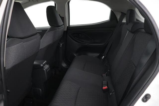 Toyota YARIS 1.5 Hybrid Dynamic | Camera | Adaptive cruise | Carplay | Full LED | Keyless | Navigatie | Climate control | Bluetooth