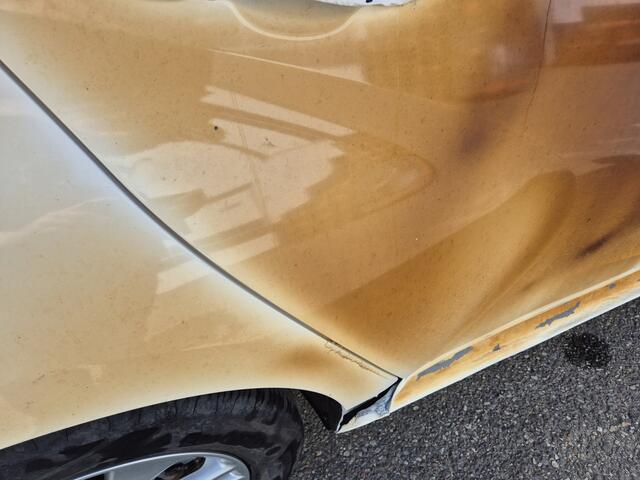 Toyota YARIS 1.5 Hybrid 115 First Edition BELG SCHROEISCHADE RECHTS 18.500km