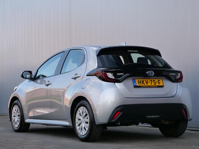 Toyota YARIS 1.5 Hybrid Active Camera / Climate Control / Ad.Cruise control