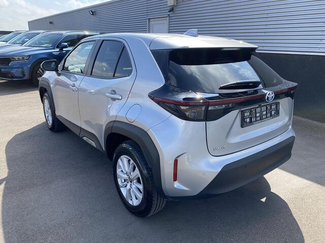 Toyota YARIS Cross 1.5 Hybrid Dynamic Edition Incl: AppleCarPlay / AndroidAuto, Navigatie, Parkeersensoren, Smart key, Privacy glass, Achteruitrijcamera, Adaptieve cruise controle