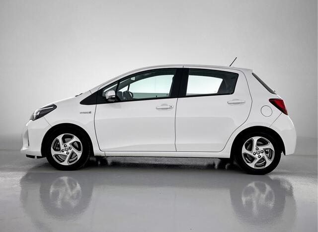 Toyota YARIS 1.5 Hybrid Aspiration Limited Navigatie - Camera - Climate Control - Velgen