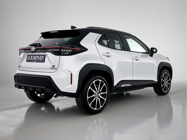 Toyota YARIS Cross 1.5 Hybrid GR Sport | Stoelverwarming | Dealer Onderhouden | Bi-Tone | Navigatie | All Season Banden |