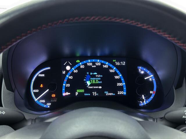 Toyota YARIS Cross 1.5 Hybrid GR Sport | Stoelverwarming | Dealer Onderhouden | Bi-Tone | Navigatie | All Season Banden |
