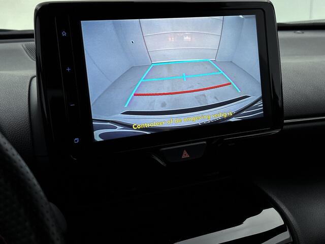 Toyota YARIS Cross 1.5 Hybrid GR Sport | Stoelverwarming | Dealer Onderhouden | Bi-Tone | Navigatie | All Season Banden |