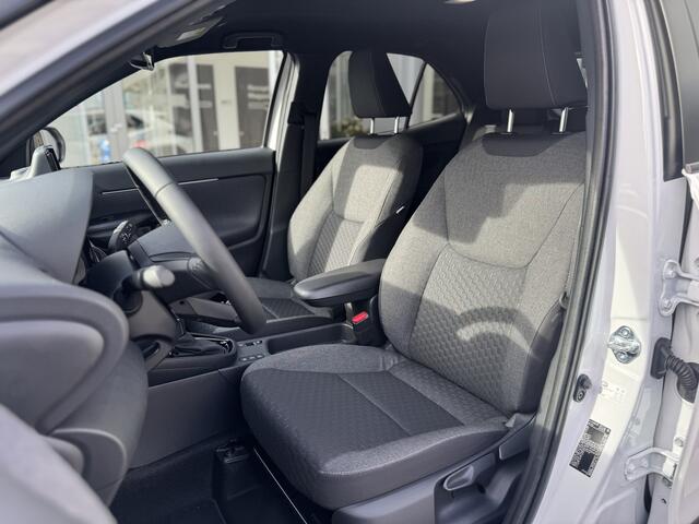 Toyota YARIS Cross 1.5 Hybrid 130 Style Edition Parkeersensoren V+A, Dodehoeksensor, Navigatie , All-in Rijklaarprijs