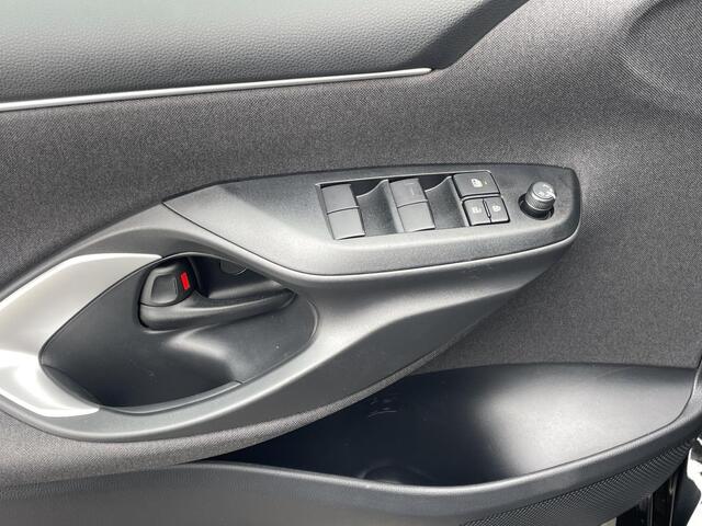 Toyota YARIS 1.5 Hybrid 115 Active Winterpack | PDC V+A | Carplay | ACC | NIEUW RIJKLAAR