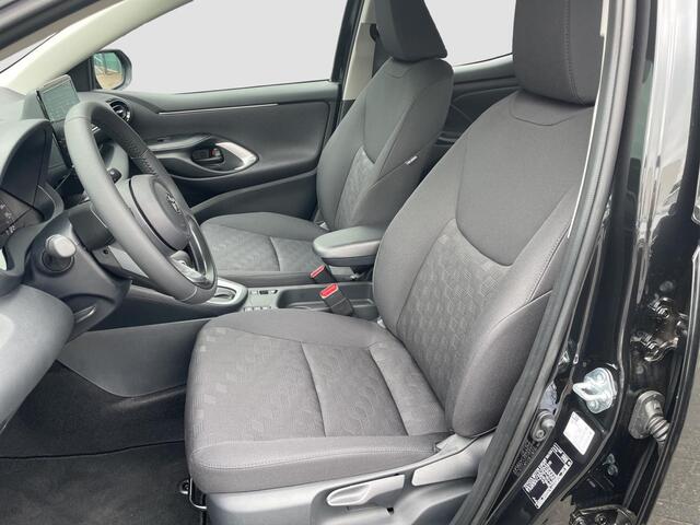 Toyota YARIS 1.5 Hybrid 115 Active Winterpack | PDC V+A | Carplay | ACC | NIEUW RIJKLAAR