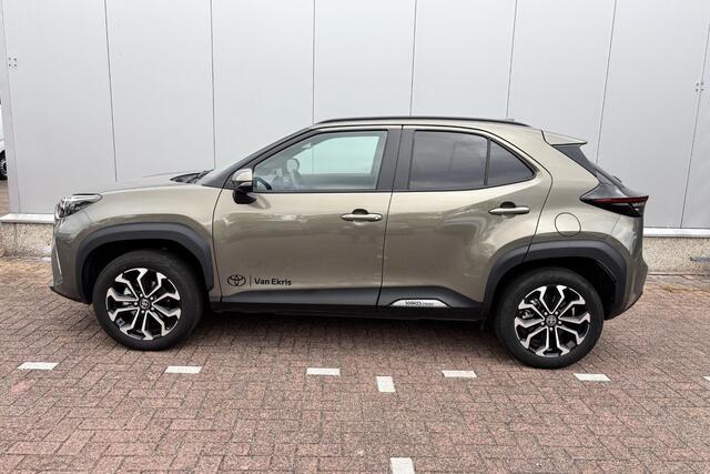 Toyota YARIS Cross 1.5 Hybrid 115 First Edition , Navi, Camera,