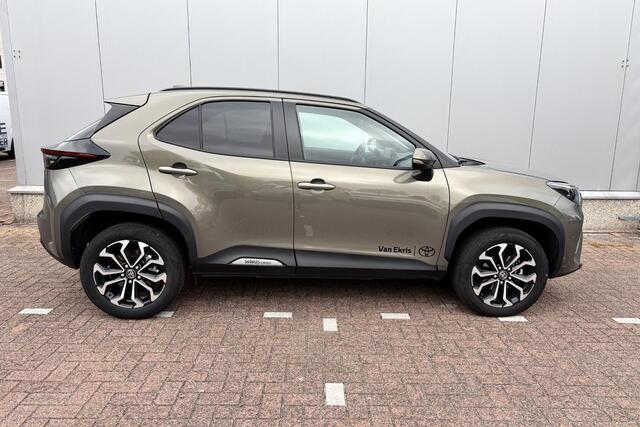 Toyota YARIS Cross 1.5 Hybrid 115 First Edition , Navi, Camera,