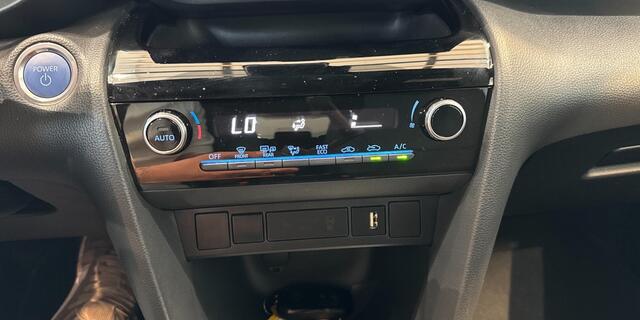 Toyota YARIS Cross 1.5 Hybrid First Edition | DAB | Navi | Achteruitrijcamera | trekhaak | LM velgen|