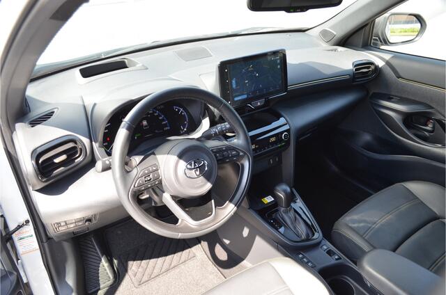 Toyota YARIS Cross 1.5 HYBRID LAUNCH EDITION | HYBRIDE | VOL LEDER | NAVIGATIE | CAMERA | ZWART DAK | STUURVERWARMING | DODEHOEK ASSISTENT| ALL IN RIJKLAARPRIJS