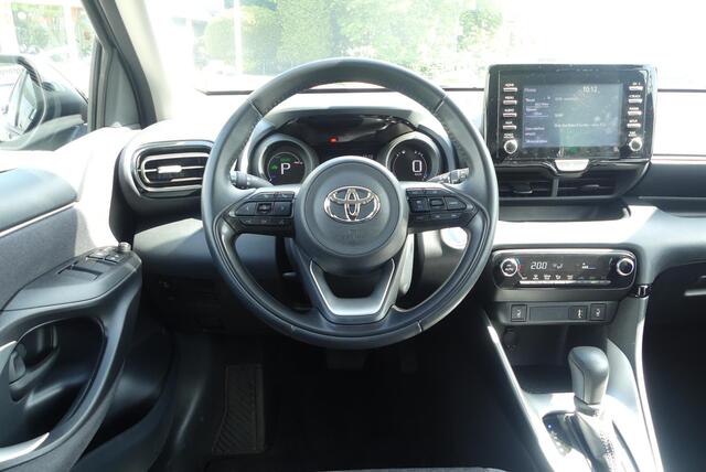 Toyota YARIS 1.5 Hybrid TeamD ADAPTIEVE CRUISE, CLIMA, CAMERA, PDC V&A, STOELVERWARMING, 23.223KM