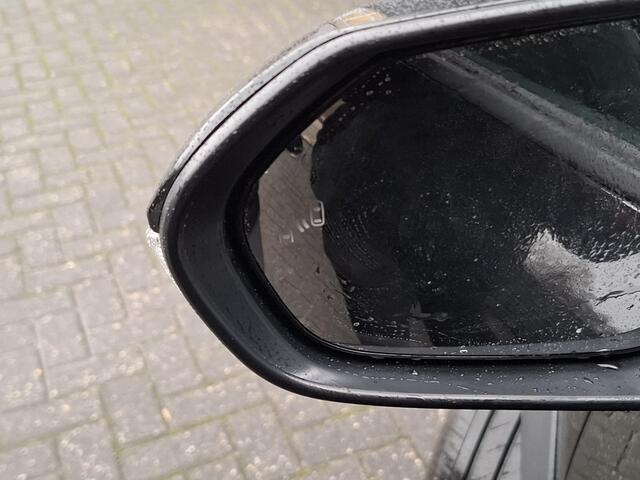 Toyota YARIS Cross 1.5 Hybrid 130 GR Sport | PDC V+A | Dodehoek detectie | half leder/alcantara | digi. combi-meter |