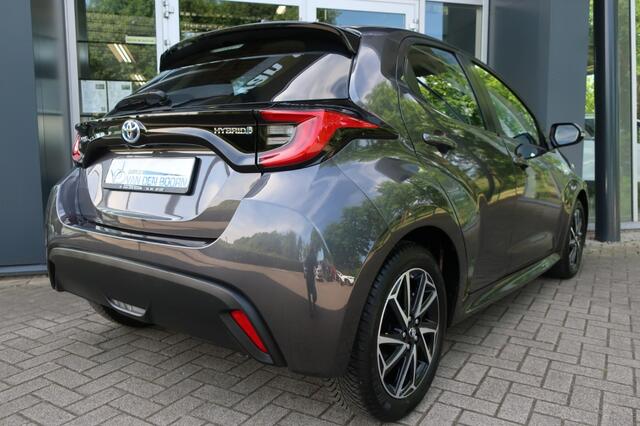 Toyota YARIS 1.5 HYBRID, Adaptive Cruise Control, All Season Banden, LED, etc