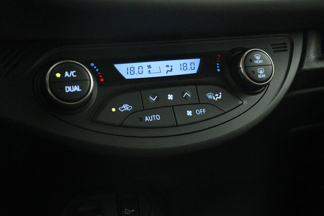 Toyota YARIS 1.5 Hybrid Dynamic | Navigatie | Cruise Control | Parkeercamera |