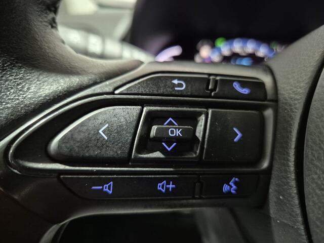 Toyota YARIS Cross 1.5 Hybrid Dynamic edition | Parkeersensoren voor + achter | Smart key | Privacy glass | Apple Carplay & Android Auto | Navigatie