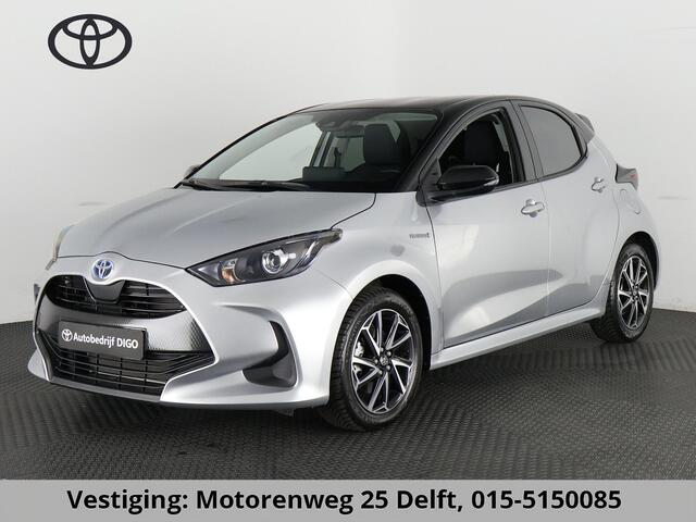 Toyota YARIS 1.5 HYBRIDE AUTOMAAT SILVERLINE BI-TONE CLOUD NAVI. SLECHTS 6.400 KM. GARANTIE TOT 3-2034*