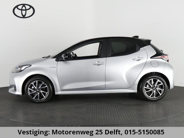 Toyota YARIS 1.5 HYBRIDE AUTOMAAT SILVERLINE BI-TONE CLOUD NAVI. SLECHTS 6.400 KM. GARANTIE TOT 3-2034*