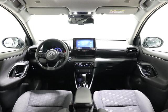 Toyota YARIS 1.5 Hybrid 115 Dynamic, Blind Spot, Apple Carplay, Android Auto, Stoelverwarming, Stuurverwarming, Parkeersensoren, LED verlichting, 16 inch LM velgen!