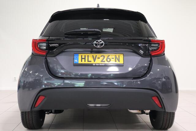 Toyota YARIS 1.5 Hybrid 115 Dynamic, Blind Spot, Apple Carplay, Android Auto, Stoelverwarming, Stuurverwarming, Parkeersensoren, LED verlichting, 16 inch LM velgen!