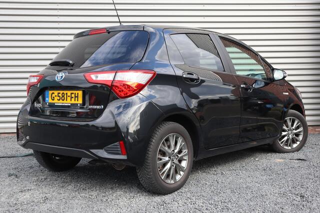 Toyota YARIS 1.5 Hybrid Dynamic Camera / Climate Control / Navigatie / 1e eigenaar