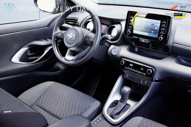 Toyota YARIS 1.5 115 pk HYBRID DYNAMIC AUTOMAAT / FABRIEKSGARANTIE / ADAPTIEVE CRUISE CONTROL / APPLE CARPLAY / NAVIGATIE / ACC / ACHTERUITRIJCAMERA / KEYLESS ENTRY / LED KOPLAMPEN