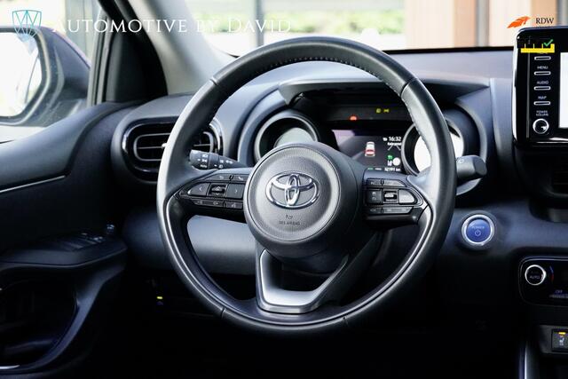 Toyota YARIS 1.5 115 pk HYBRID DYNAMIC AUTOMAAT / FABRIEKSGARANTIE / ADAPTIEVE CRUISE CONTROL / APPLE CARPLAY / NAVIGATIE / ACC / ACHTERUITRIJCAMERA / KEYLESS ENTRY / LED KOPLAMPEN