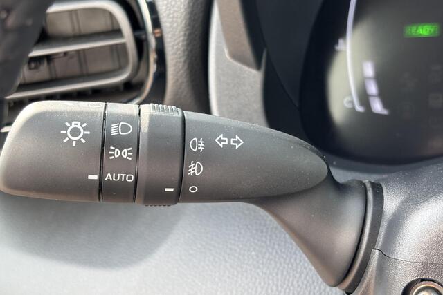 Toyota YARIS Cross 1.5 Hybrid 115 First Edition Parkeersensoren, Apple carplay, Android auto.