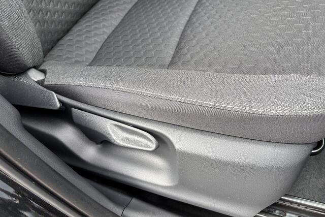Toyota YARIS Cross 1.5 Hybrid 115 First Edition Parkeersensoren, Apple carplay, Android auto.