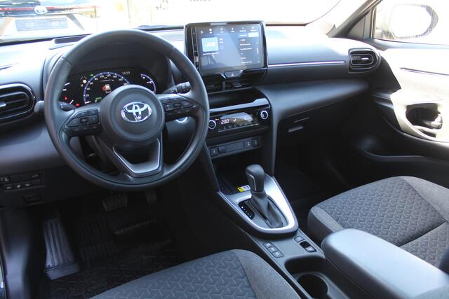 Toyota YARIS Cross 1.5 Hybrid Dynamic Plus | Rijklaar | Panoramadak | Head Up | Stoel-/stuurverw. | LED | Keyless | Apple/Android | Navi
