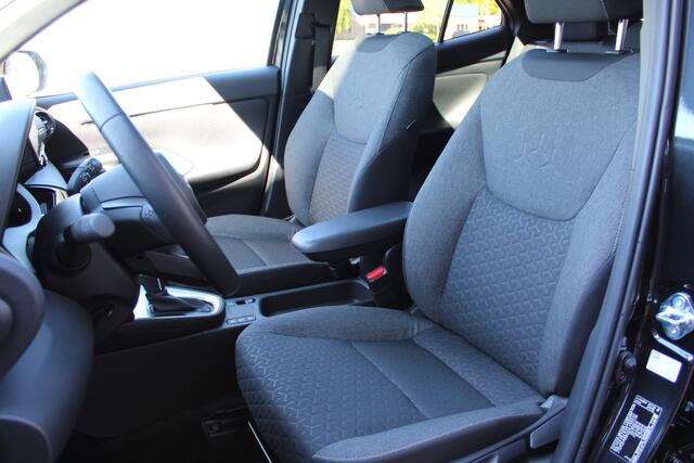 Toyota YARIS Cross 1.5 Hybrid Dynamic Plus | Rijklaar | Panoramadak | Head Up | Stoel-/stuurverw. | LED | Keyless | Apple/Android | Navi