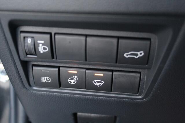 Toyota YARIS Cross 1.5 Hybrid Dynamic Plus | Rijklaar | Panoramadak | Head Up | Stoel-/stuurverw. | LED | Keyless | Apple/Android | Navi