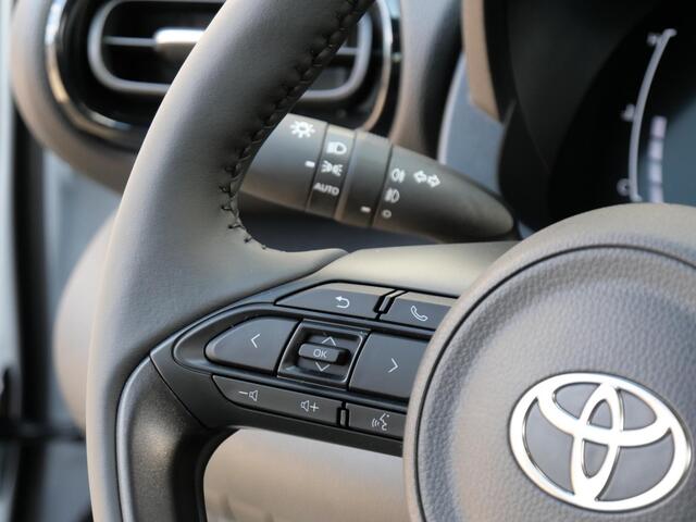 Toyota YARIS Cross HYBRID 130PK BUSINESS PLUS/ CARPLAY/ STOELVERWARMING