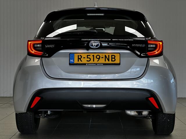 Toyota YARIS 1.5 Hybrid Dynamic/ Keyless/ 15'' LMV/ LED Koplampen/ DAB+/ Lane-Assist./ Camera/ Clima/ Cruise/ Elek. pakket/ Isofix/ Bluetooth/ Armsteun/ Multi. LEDER. Stuur/ Grootlicht Assist./ LED Mistl.