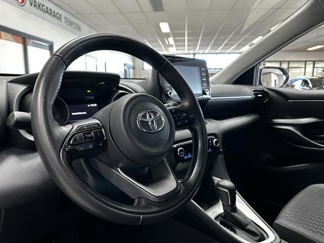 Toyota YARIS 1.5 Hybrid Dynamic/ Keyless/ 15'' LMV/ LED Koplampen/ DAB+/ Lane-Assist./ Camera/ Clima/ Cruise/ Elek. pakket/ Isofix/ Bluetooth/ Armsteun/ Multi. LEDER. Stuur/ Grootlicht Assist./ LED Mistl.