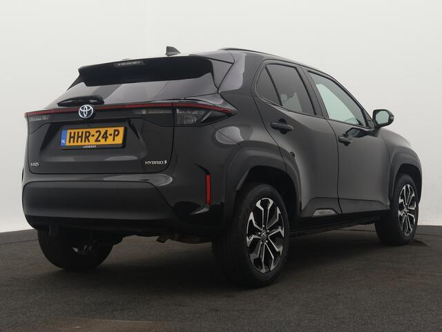 Toyota YARIS Cross 1.5 Hybrid Dynamic Apple Carplay | 17 inch LM-velgen | Getinte ramen | Achteruitrijcamera |