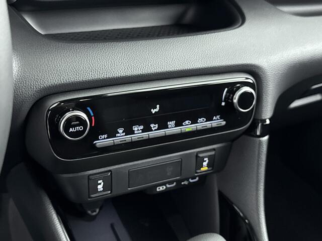 Toyota YARIS 1.5 Hybrid 115 First Edition