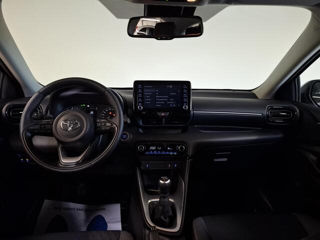 Toyota YARIS 1.5 VVT-i Dynamic Handgeschakeld | stoel/stuur verwarming | LED | Carplay | Keyless |
