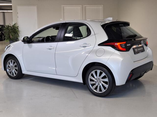 Toyota YARIS 1.5 VVT-i Dynamic Handgeschakeld | stoel/stuur verwarming | LED | Carplay | Keyless |