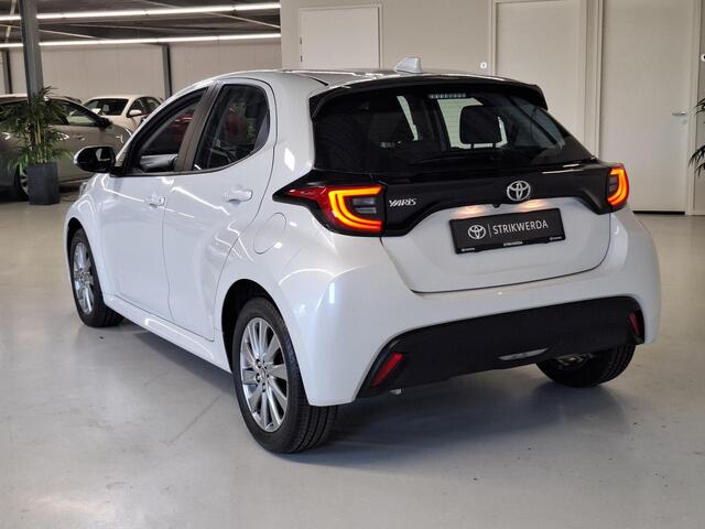 Toyota YARIS 1.5 VVT-i Dynamic Handgeschakeld | stoel/stuur verwarming | LED | Carplay | Keyless |
