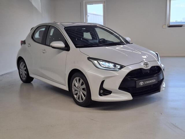 Toyota YARIS 1.5 VVT-i Dynamic Handgeschakeld | stoel/stuur verwarming | LED | Carplay | Keyless |