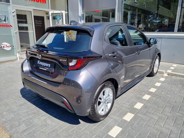 Toyota YARIS 1.5 Hybrid 115 Active PLUS Parkeersensoren V+A, Lichtmetalen velgen, Stoelverwarming , All-in Rijklaarprijs