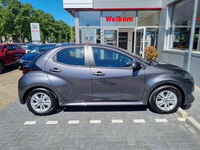 Toyota YARIS 1.5 Hybrid 115 Active PLUS Parkeersensoren V+A, Lichtmetalen velgen, Stoelverwarming , All-in Rijklaarprijs